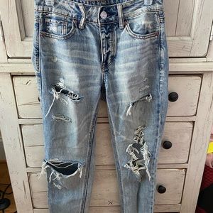 American Eagle Ripped Mom Jeans size 0